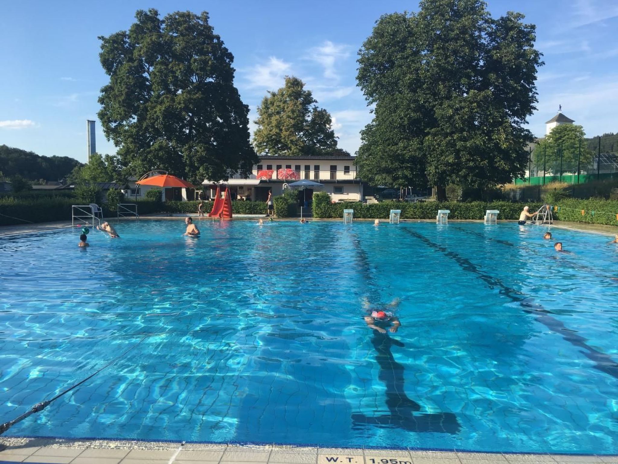 Berg- und Seeblick am Hillebachsee-Binnen
