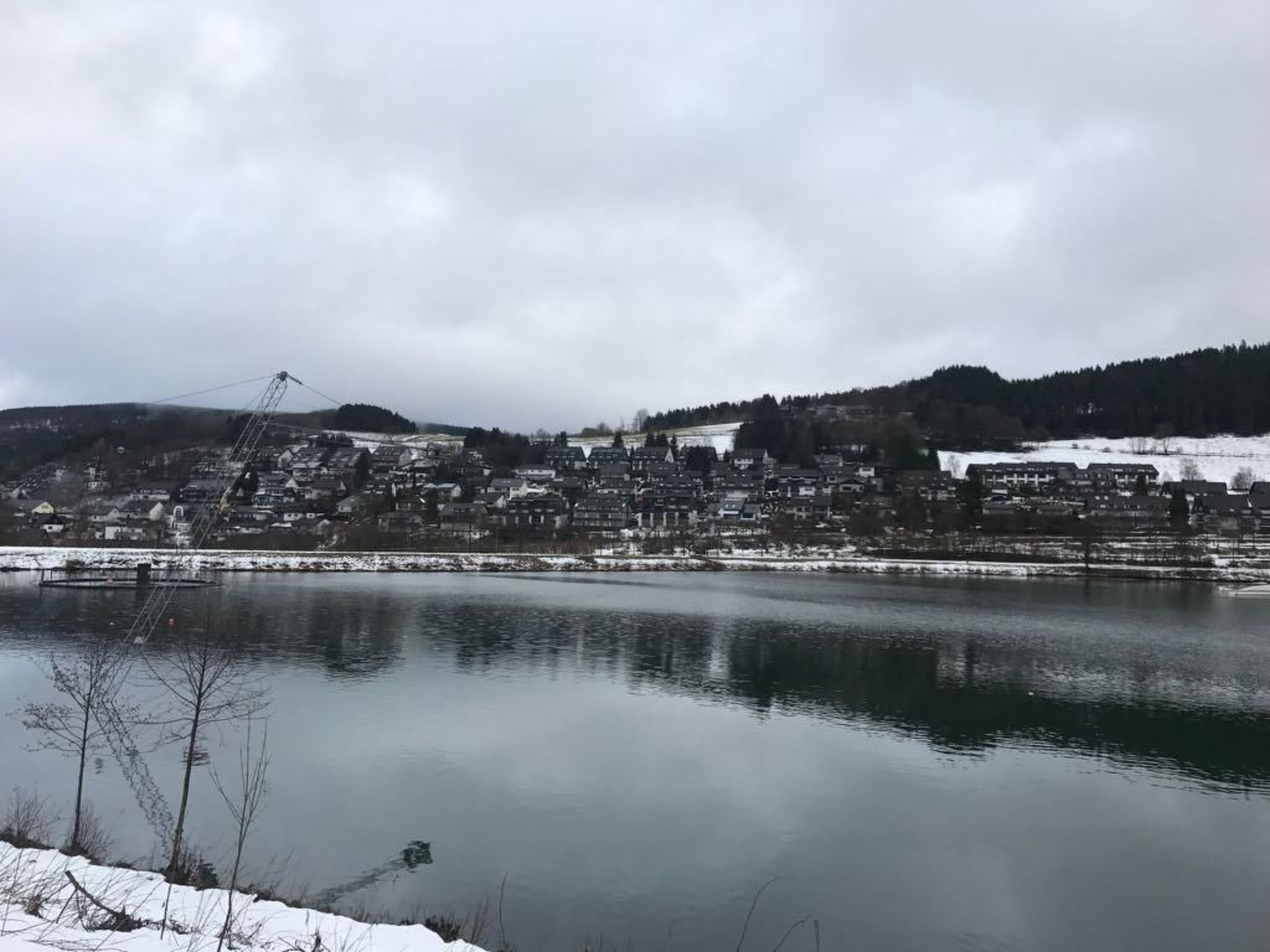Berg- und Seeblick am Hillebachsee-Binnen
