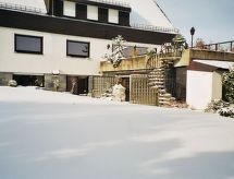 Knus vakantiehuis met eigen terras in het bergachtige Medebach - thumbnail 1