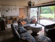 Knus vakantiehuis met eigen terras in het bergachtige Medebach - thumbnail 4