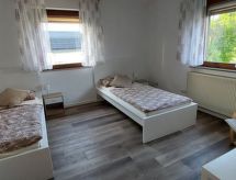 Karin: Sfeervol appartement in Eschenburg, naast golfbaan en vlakbij skilift - thumbnail 6