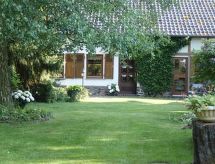 in Bernsfeld mit großem Garten