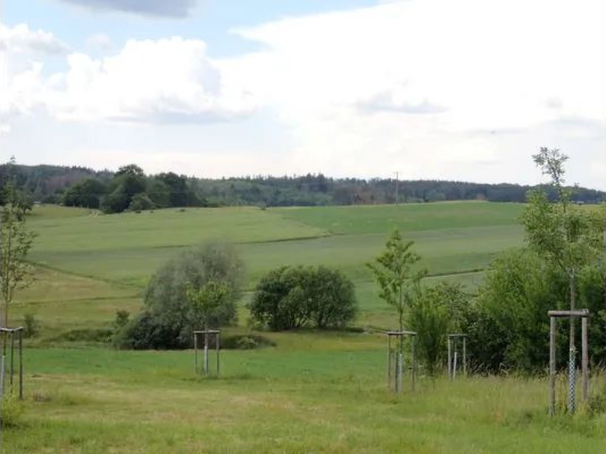 In Bernsfeld mit großem Garten-Draußen