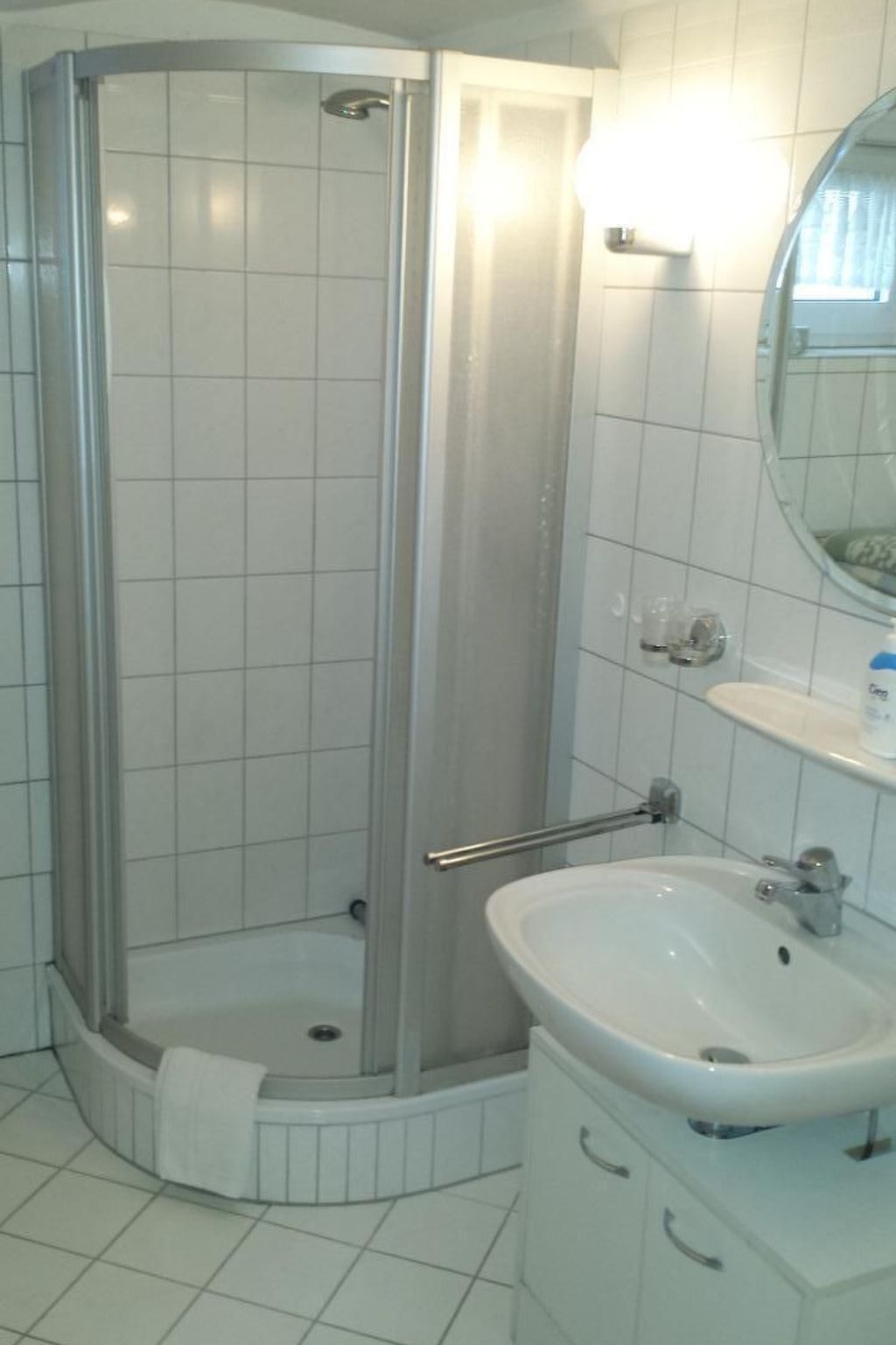 In Bernsfeld mit großem Garten-Drinnen