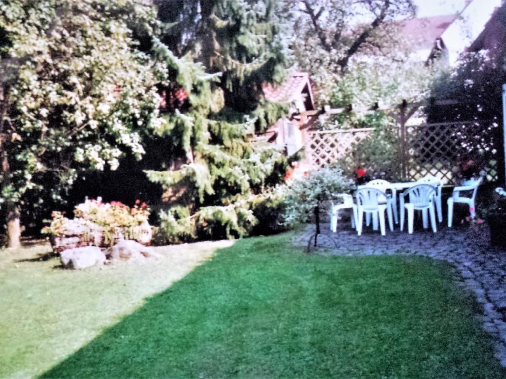 In Bernsfeld mit großem Garten-Draußen