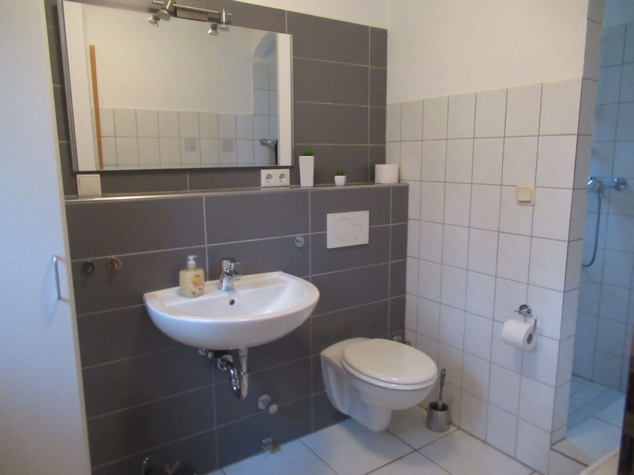 Ferienhäuser mit Pool in ruhiger Lage am Waldrand-Image-tags.info