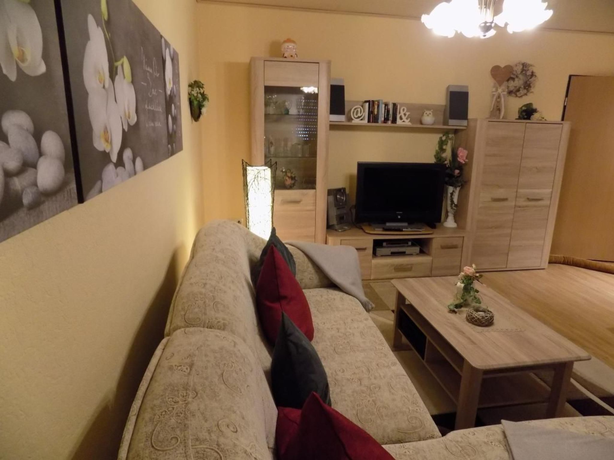 Appartement mit Terrasse, Garten und Grill-Drinnen