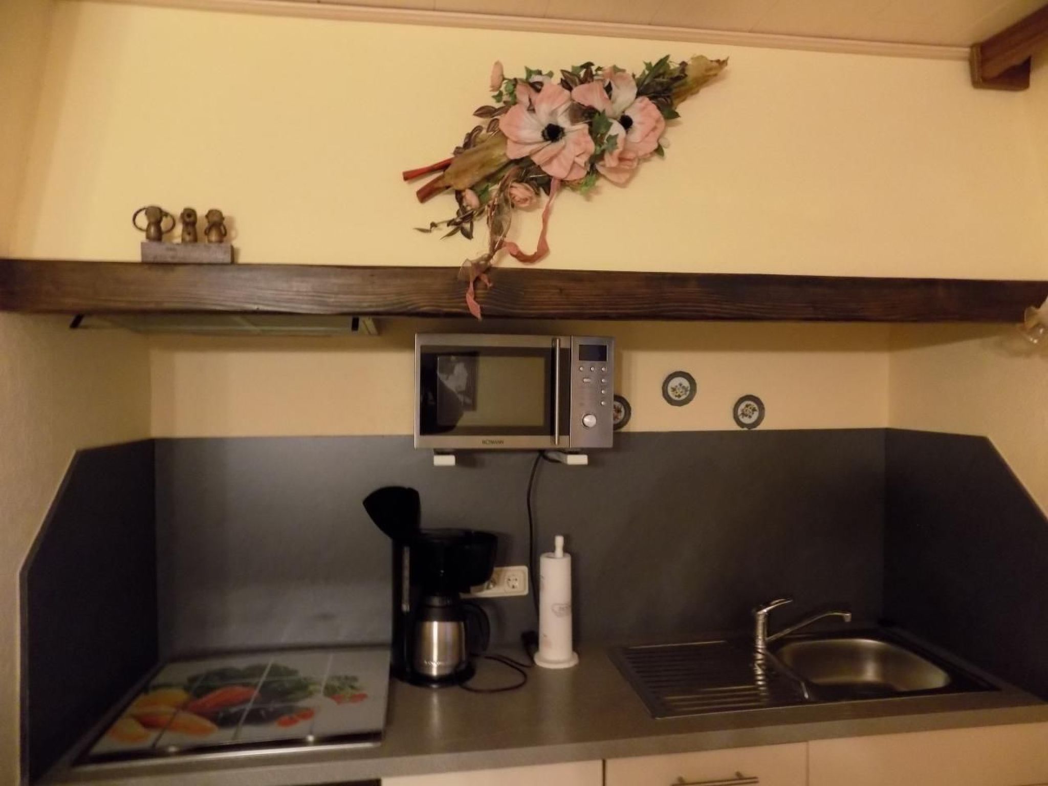 Appartement mit Terrasse, Garten und Grill-Drinnen