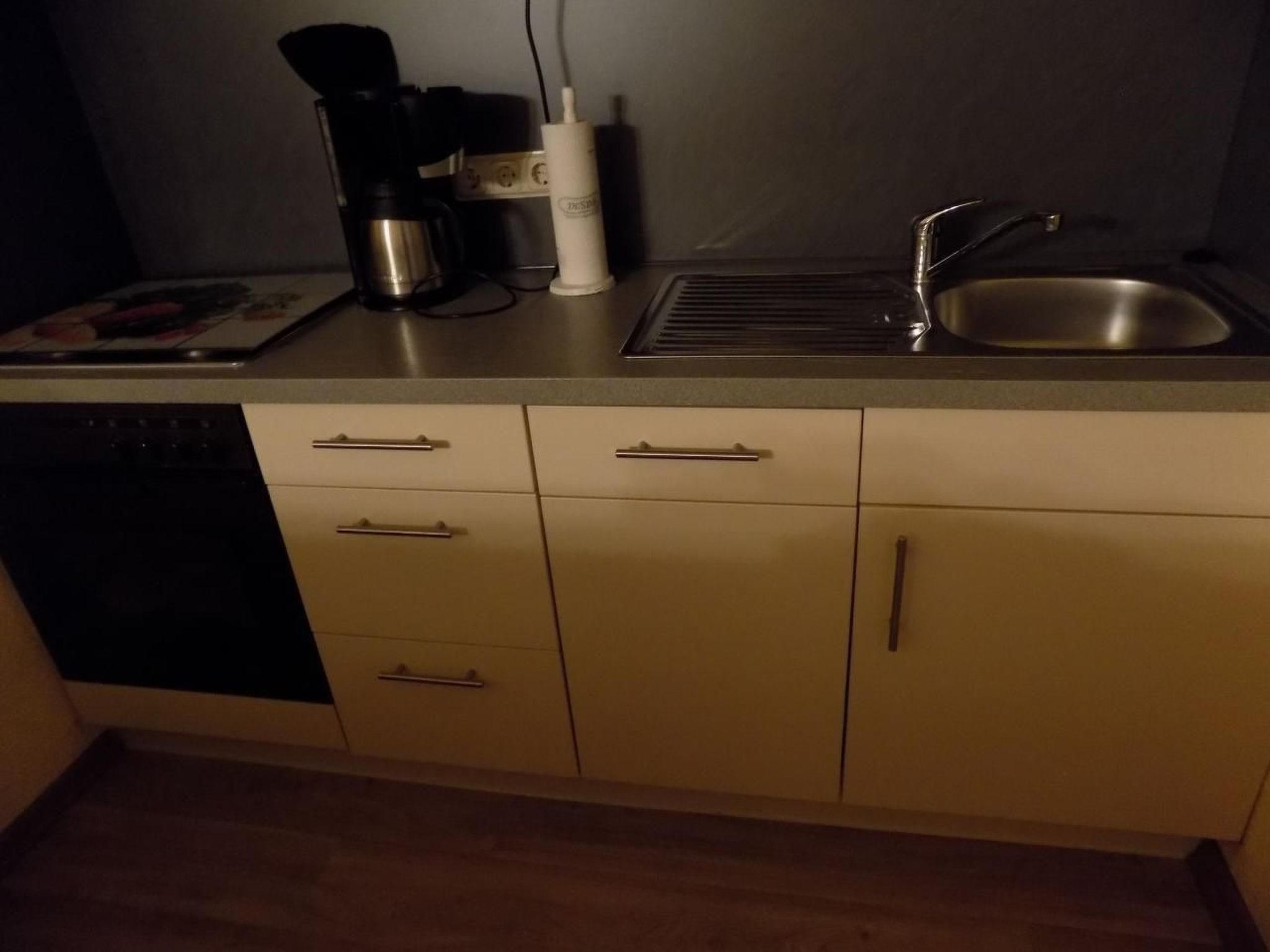 Appartement mit Terrasse, Garten und Grill-Drinnen