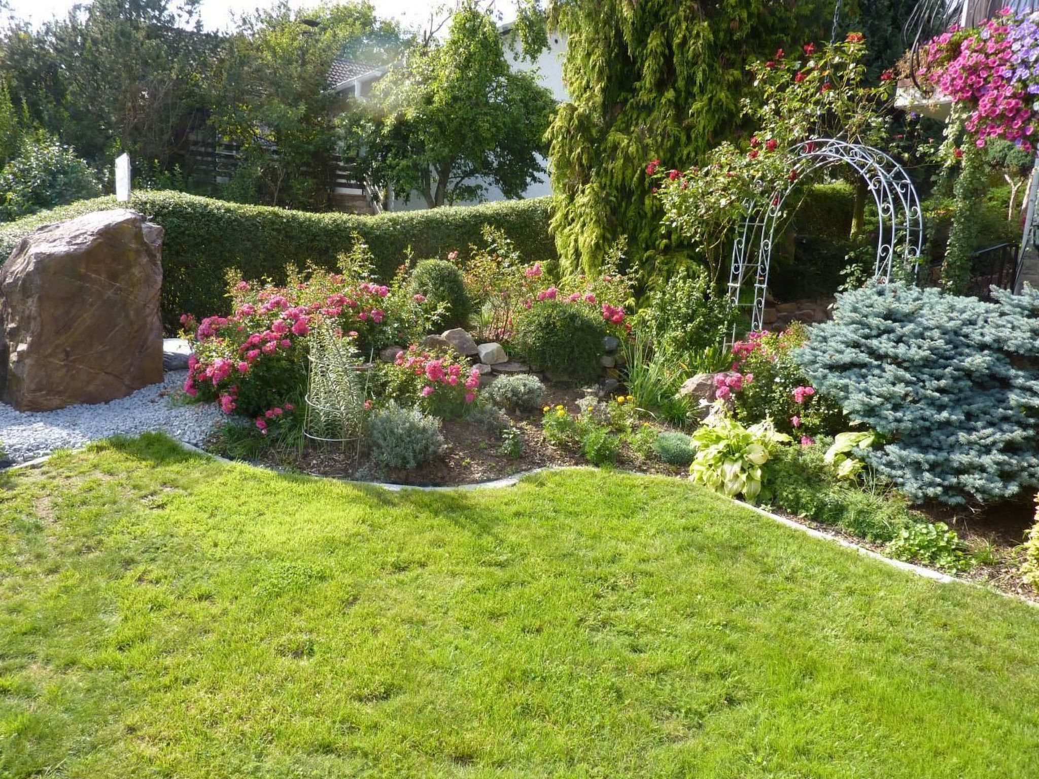 Appartement mit Terrasse, Garten und Grill-Draußen