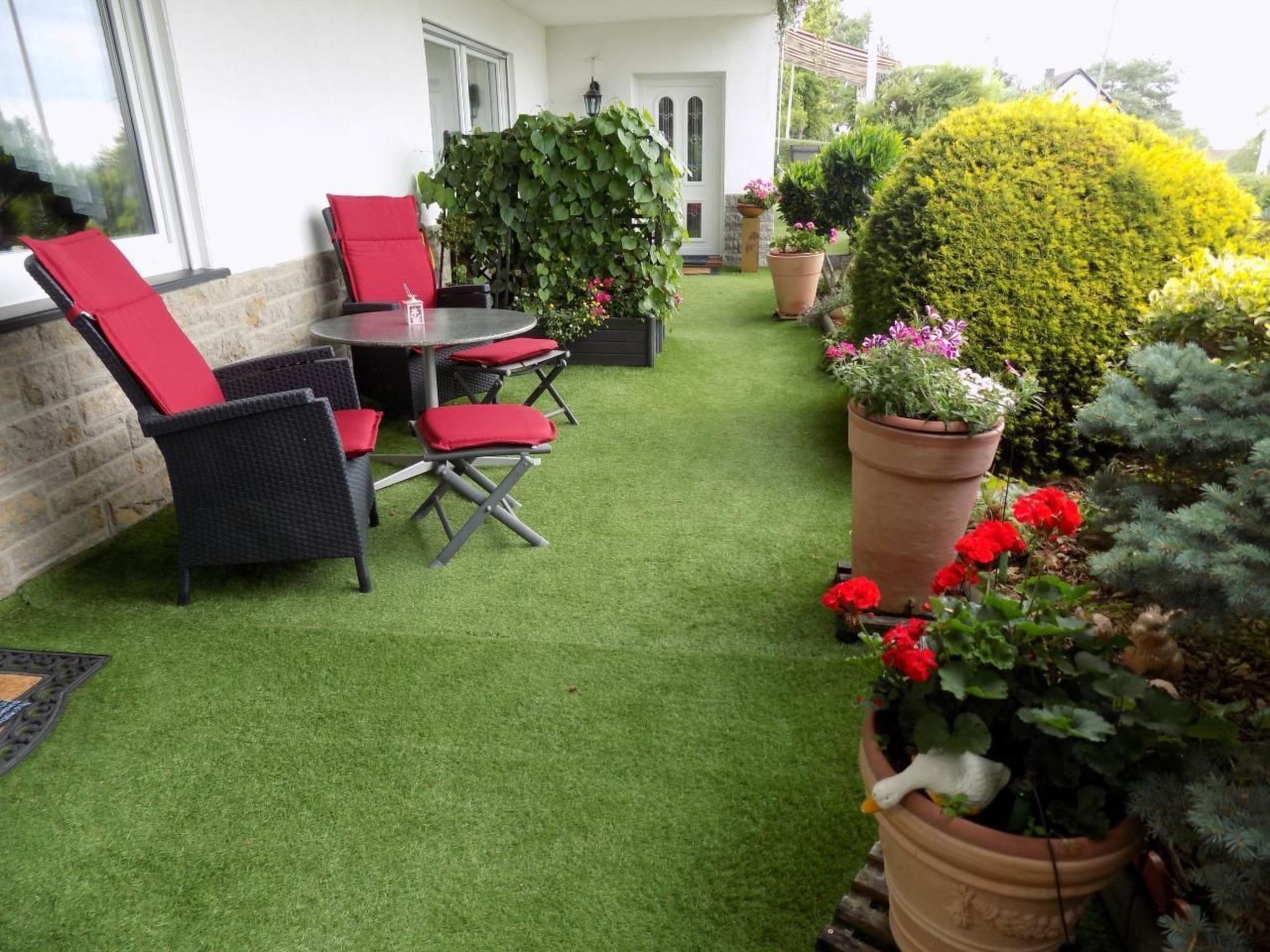 Appartement mit Terrasse, Garten und Grill-Draußen