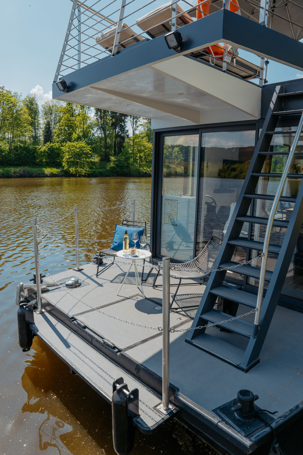 Floating Home-Hausboot in Mettlach Hafen-Buiten