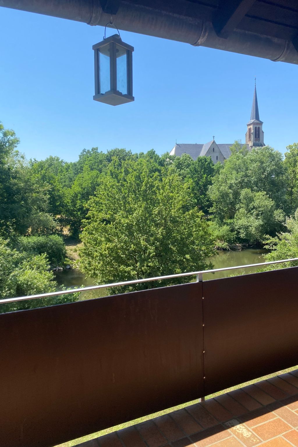 Appartement mit Balkon-Image-tags.info