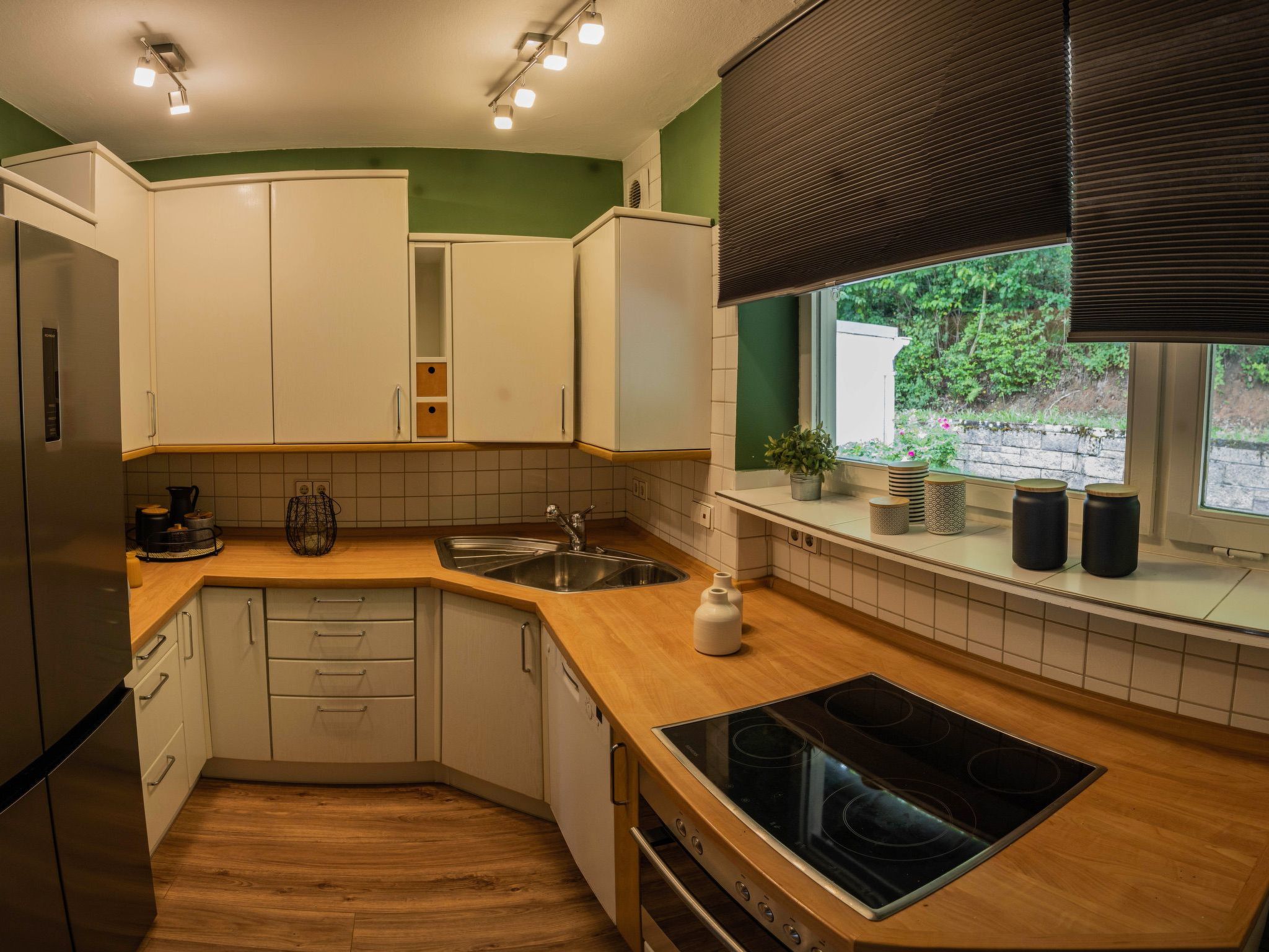 Emma-Image-tags.info