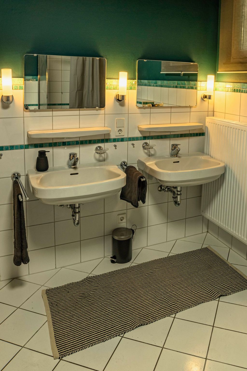 Emma-Image-tags.info