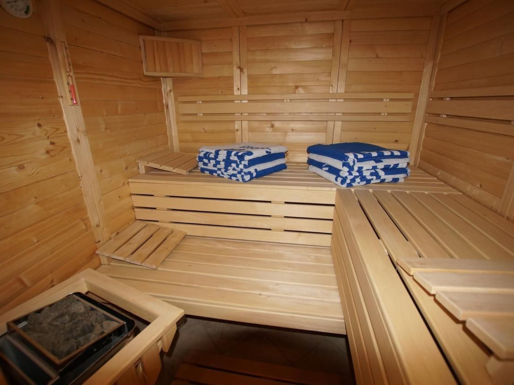 WaldhausEichhörnchen-Image-tags.info