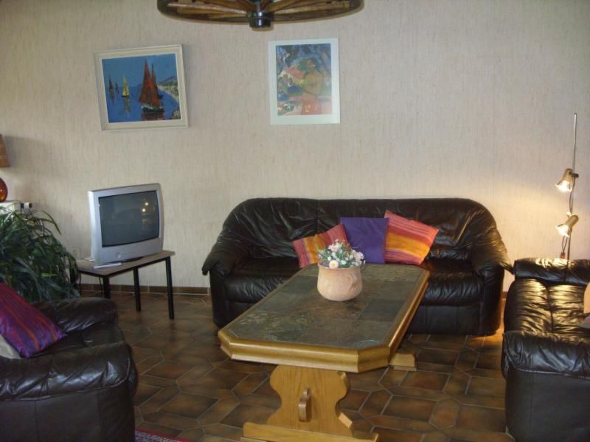 Mit Terrasse und Parkplatz-Binnen