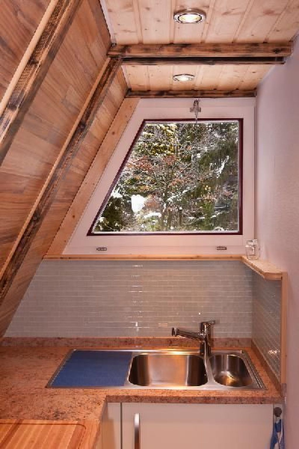 Nur-Dach-Ferienhaus für vier Personen-Binnen