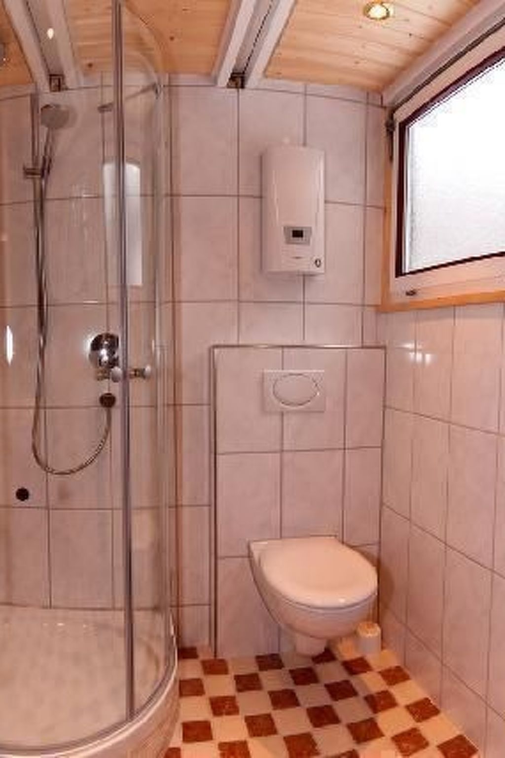 Nur-Dach-Ferienhaus für vier Personen-Binnen