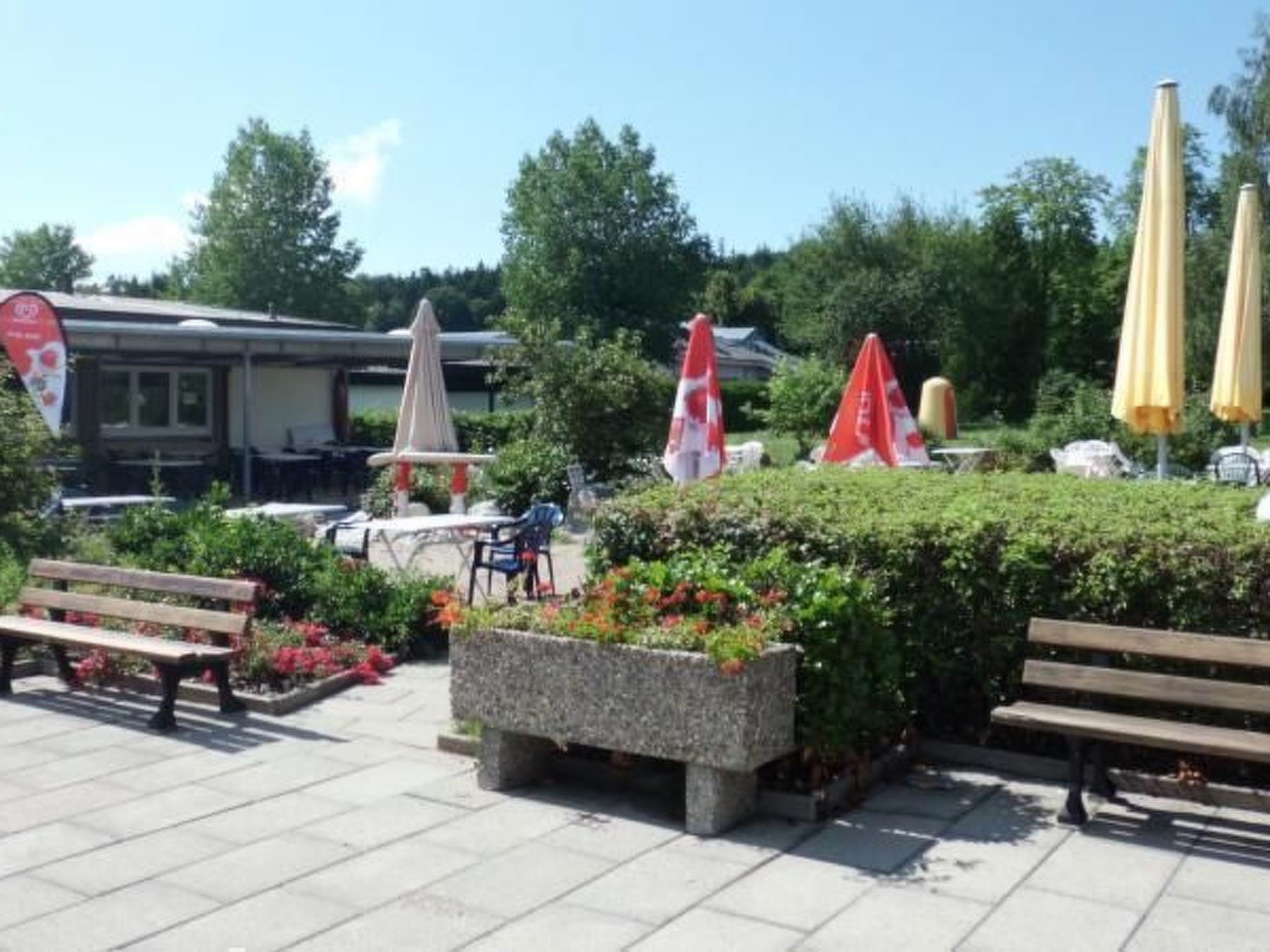 Nur-Dach-Ferienhaus für vier Personen-Binnen