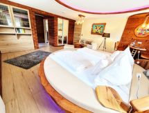 Romantisch Vrijstaand Appartement met Whirlpool & Tuin in het Zwarte Woud - thumbnail 2