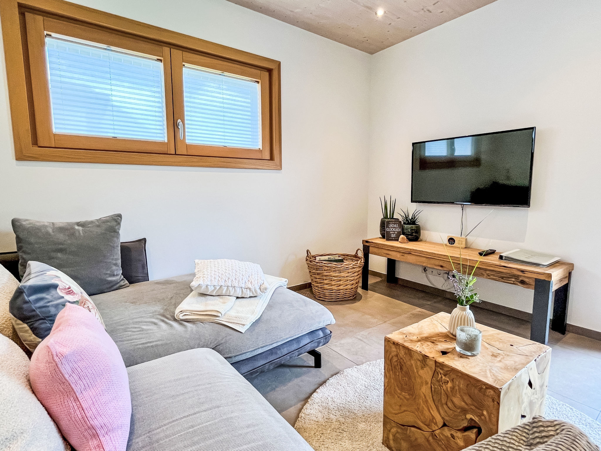 Kinast (HFT201)-Drinnen