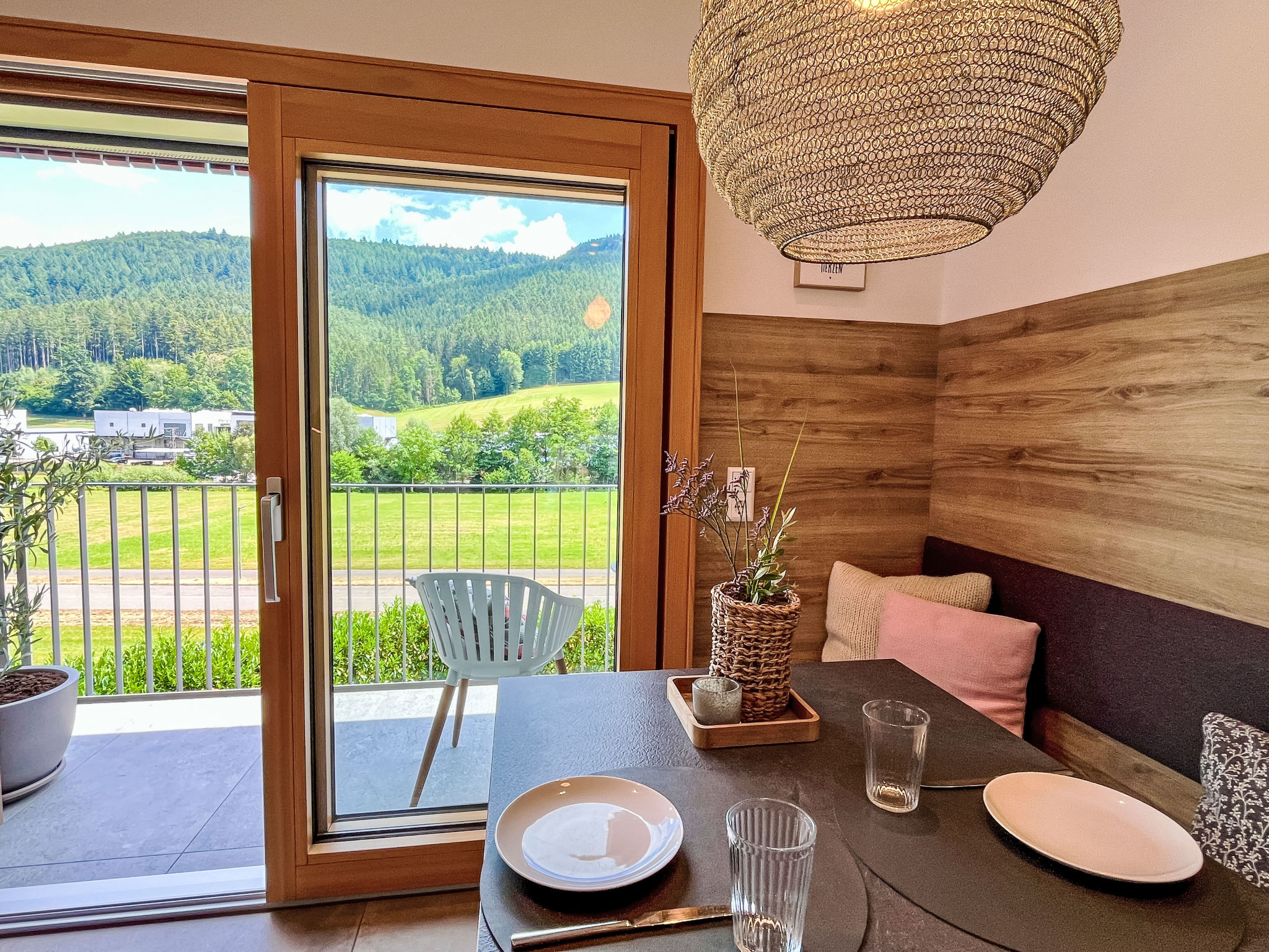 Kinast (HFT201)-Drinnen