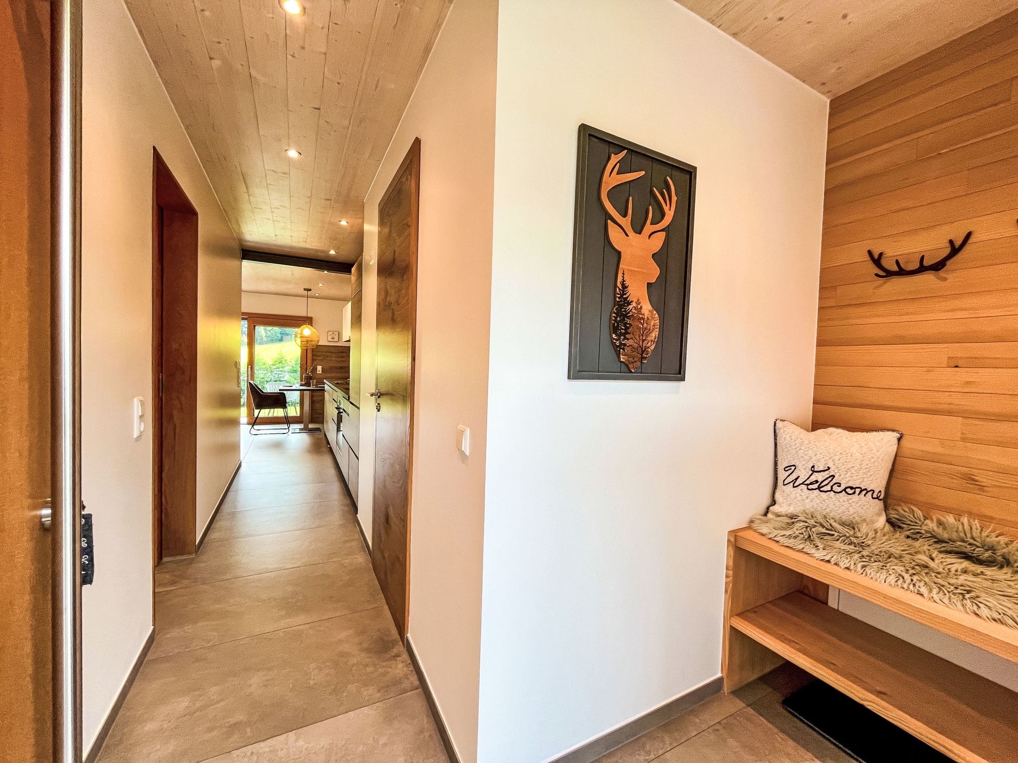 Kinast (HFT201)-Drinnen