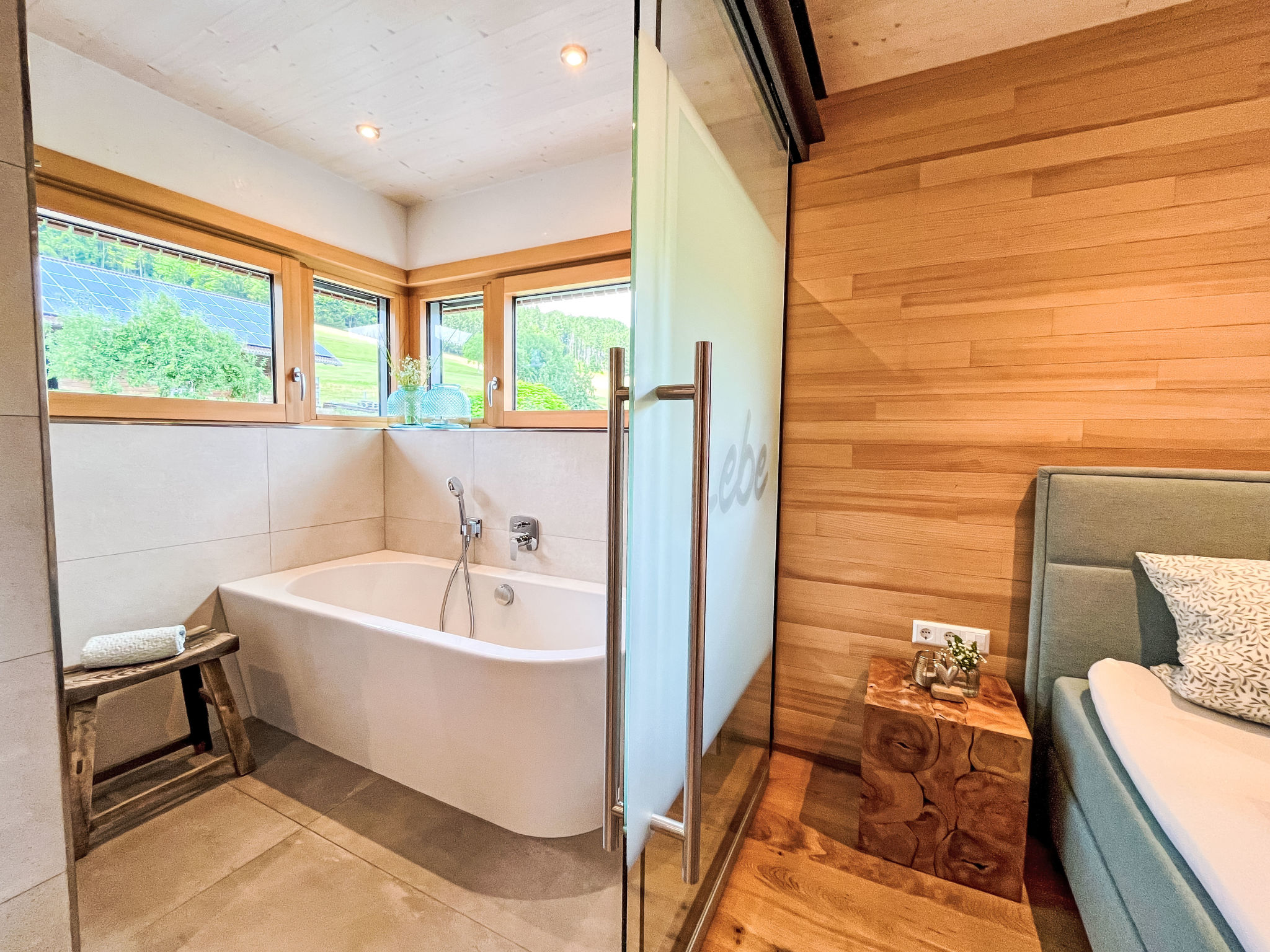 Kinast (HFT201)-Drinnen