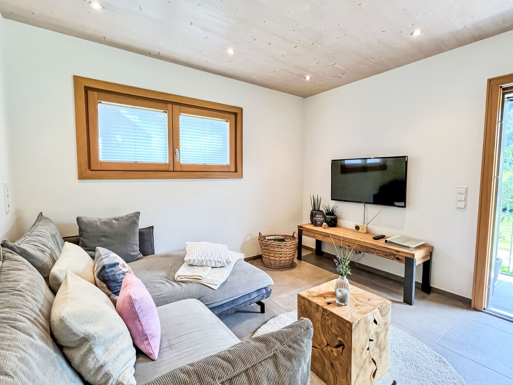 Kinast (HFT201)-Drinnen