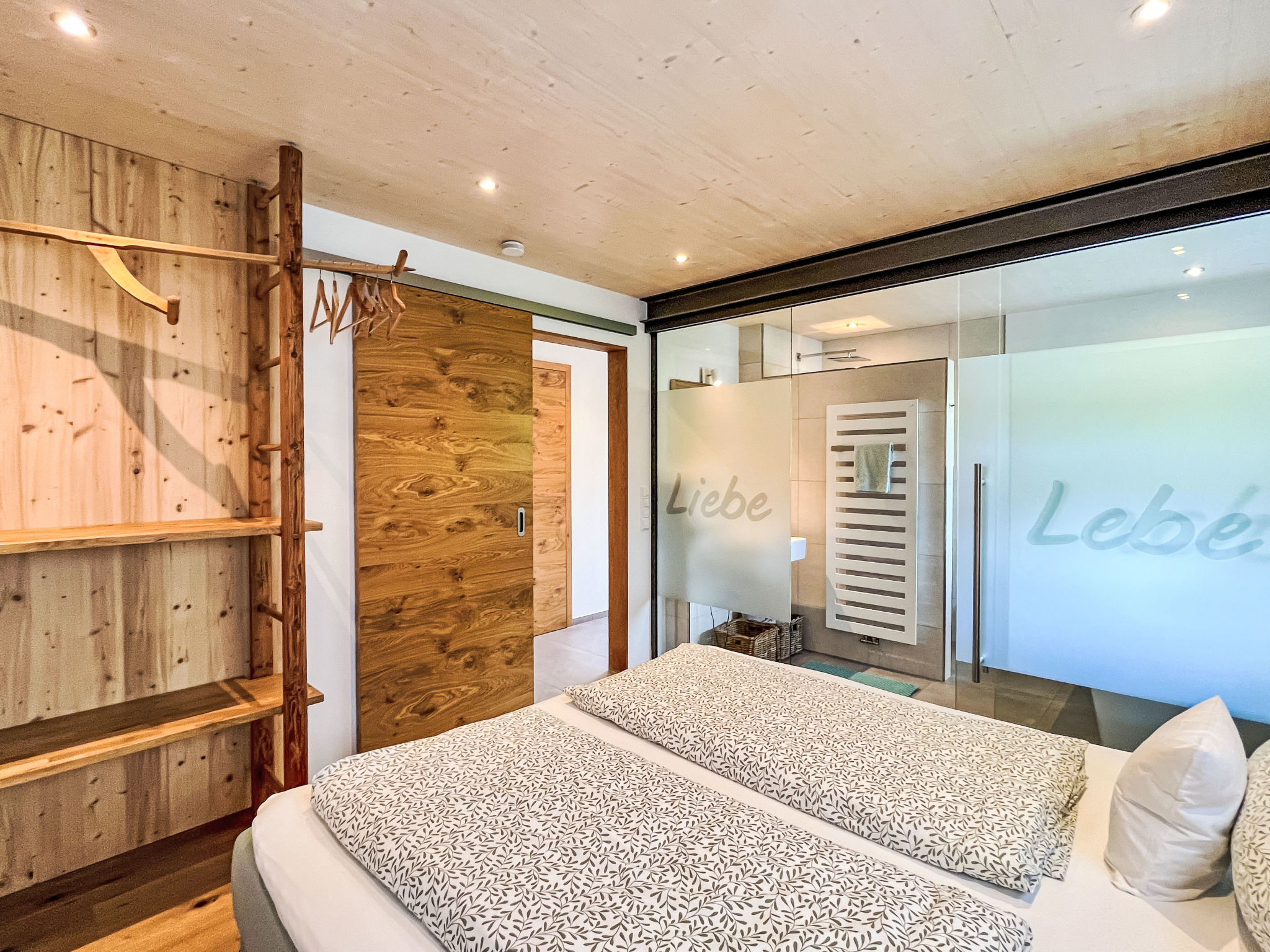 Kinast (HFT201)-Drinnen