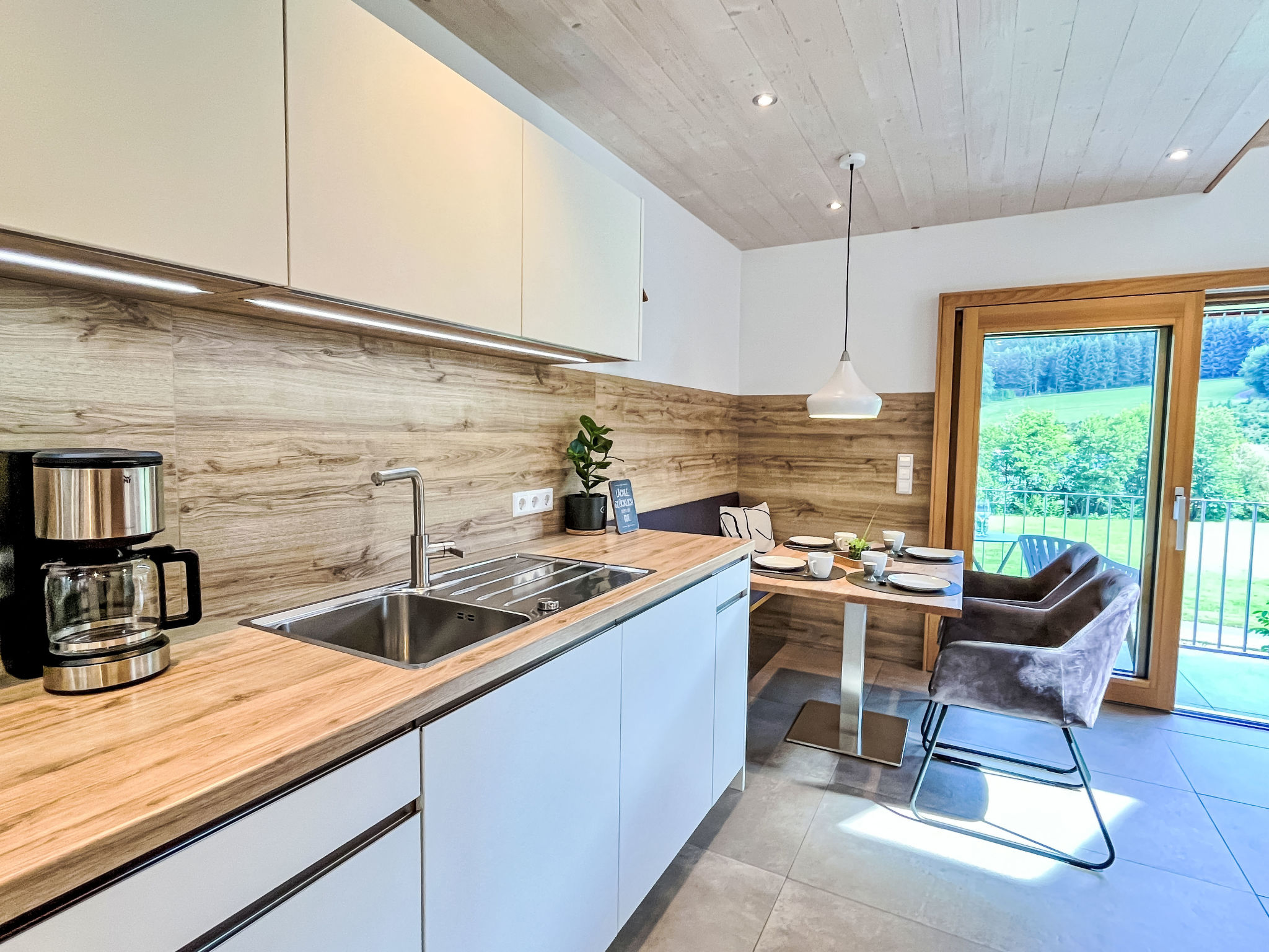 Kinast (HFT202)-Binnen