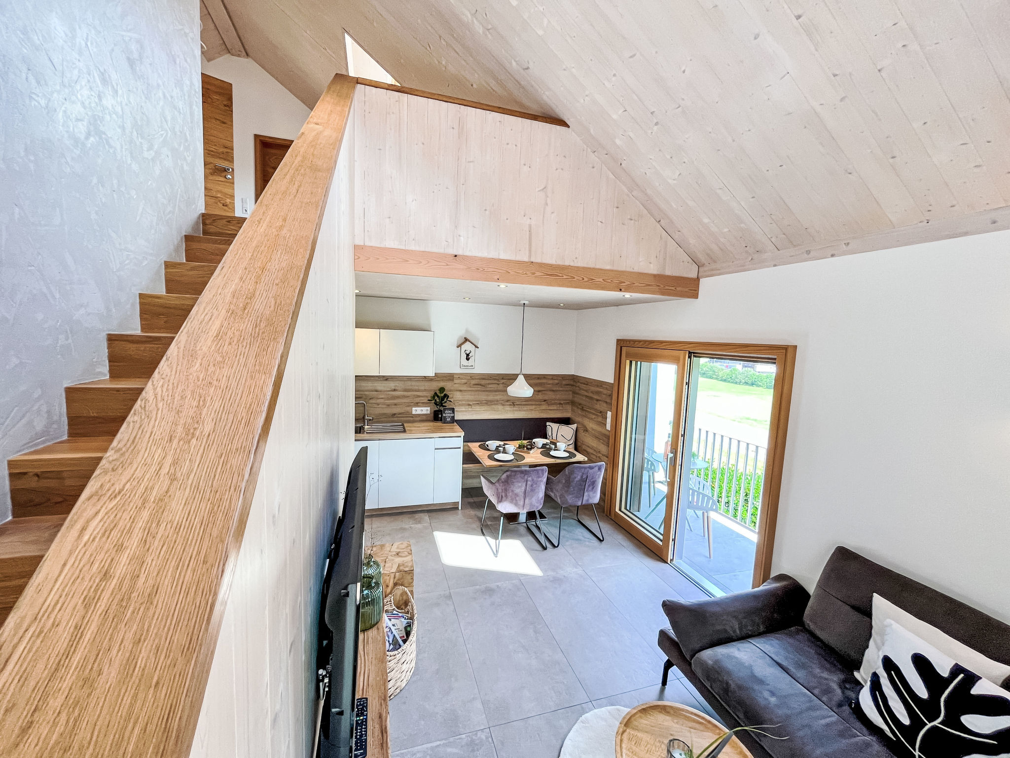 Kinast (HFT202)-Binnen