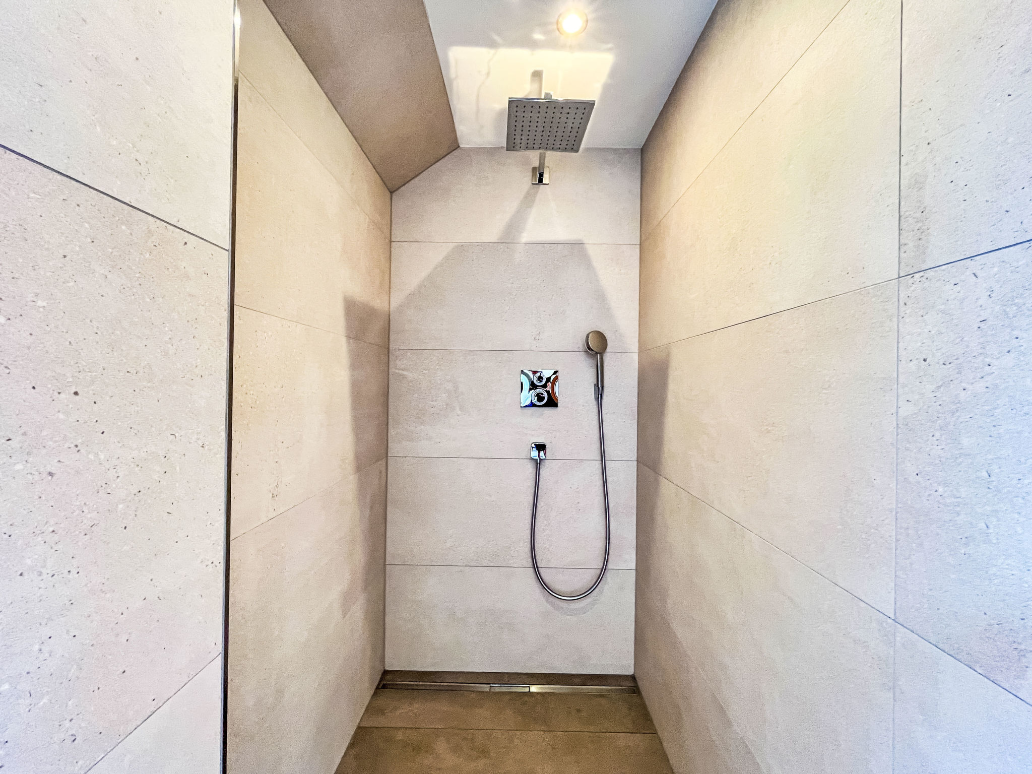 Kinast (HFT202)-Binnen