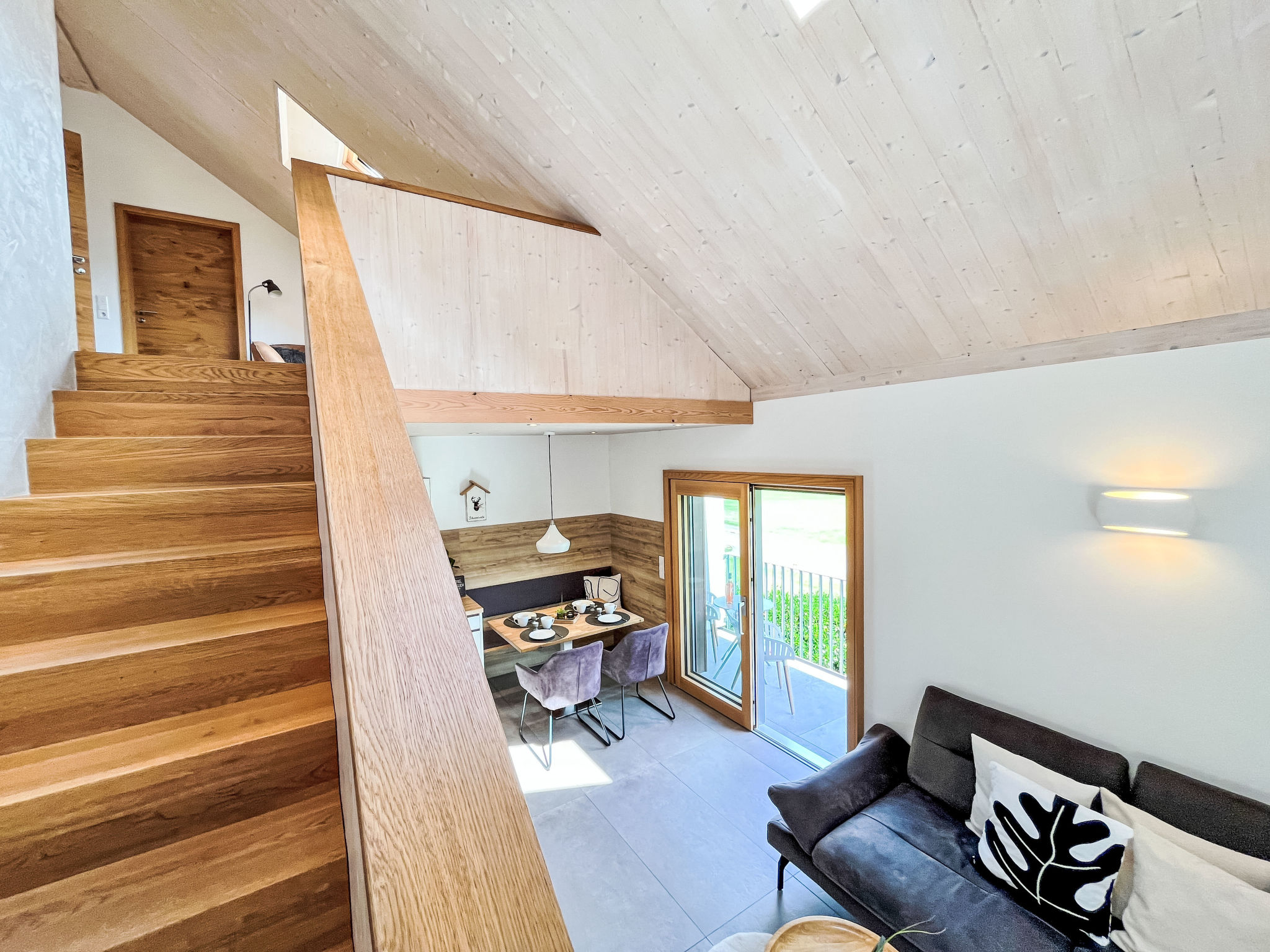 Kinast (HFT202)-Binnen