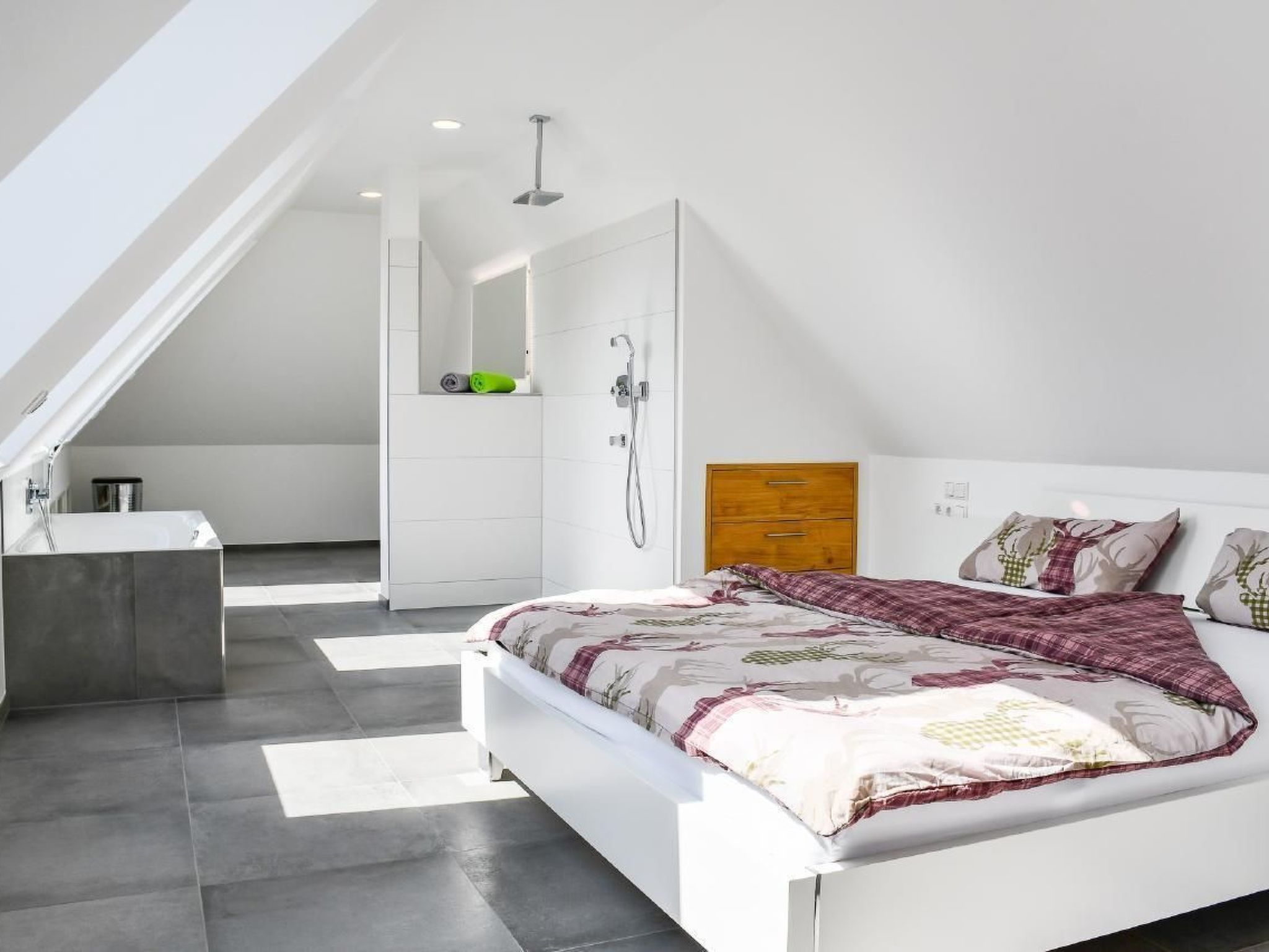 FeWo mit Whirlpool und Fass-Sauna im Schwarzwald-Dedans