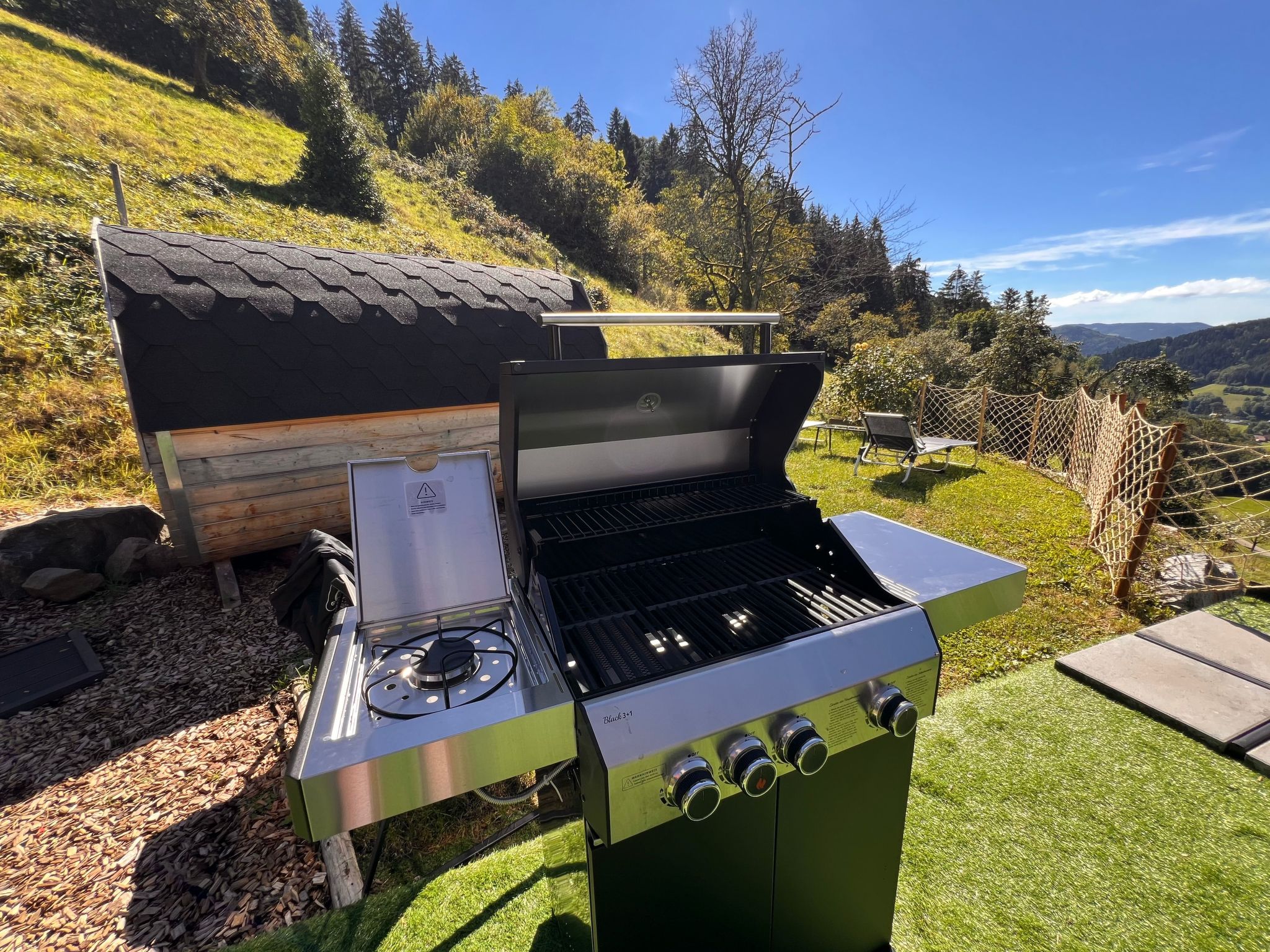 FeWo mit Whirlpool und Fass-Sauna im Schwarzwald-Dedans