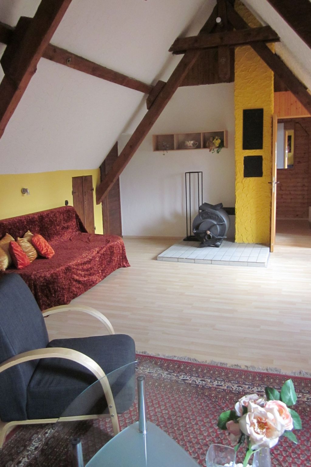 Dachgeschosswohnung mit Gartennutzung-Binnen