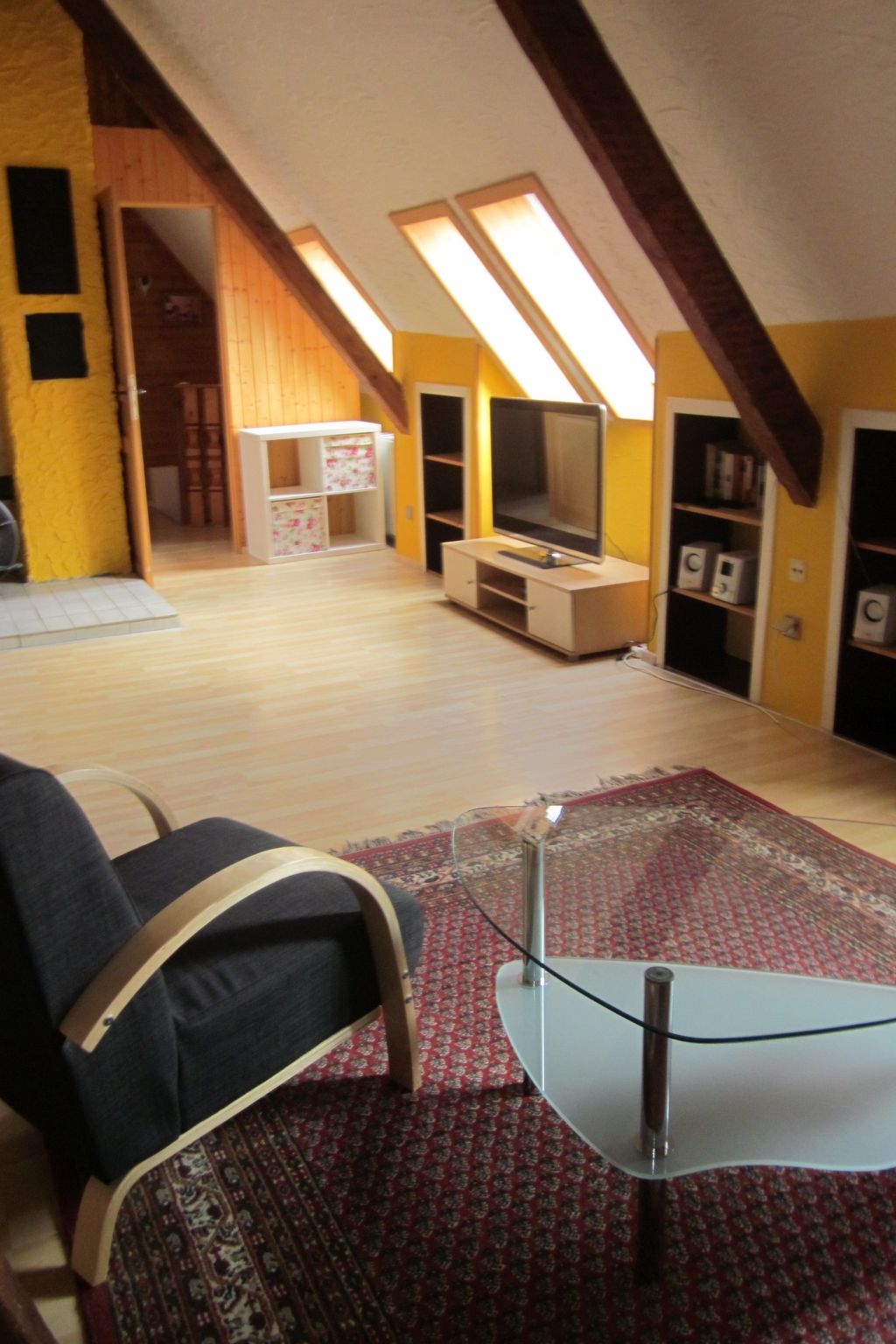 Dachgeschosswohnung mit Gartennutzung-Binnen