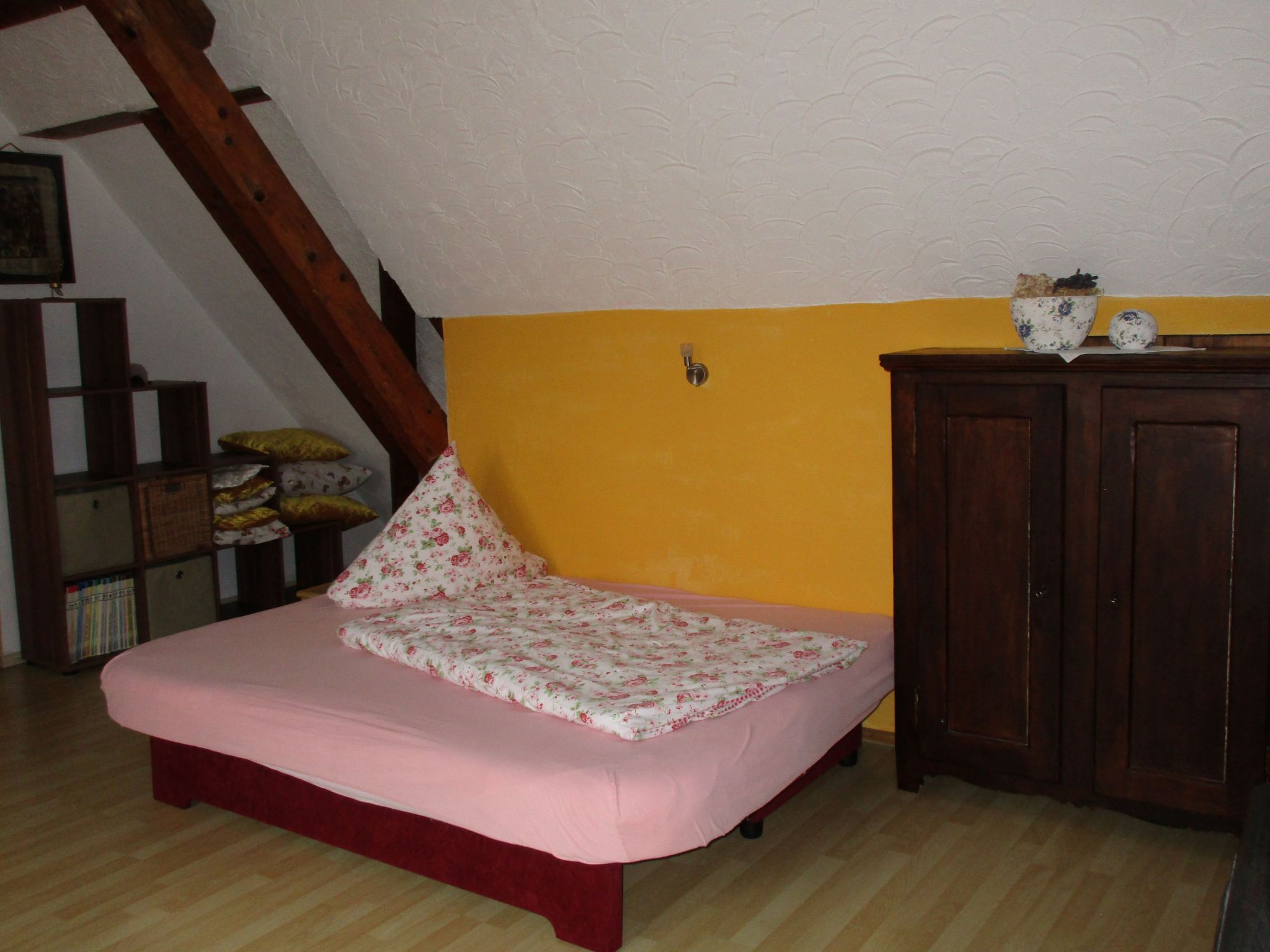 Dachgeschosswohnung mit Gartennutzung-Binnen