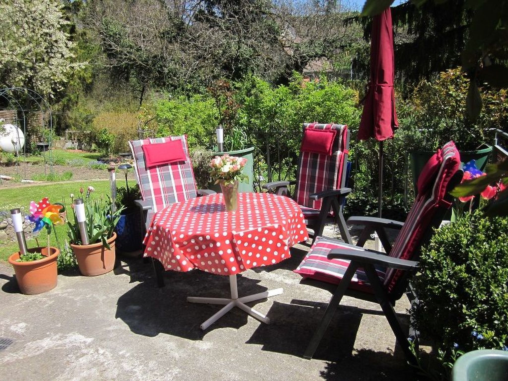 Dachgeschosswohnung mit Gartennutzung-Binnen