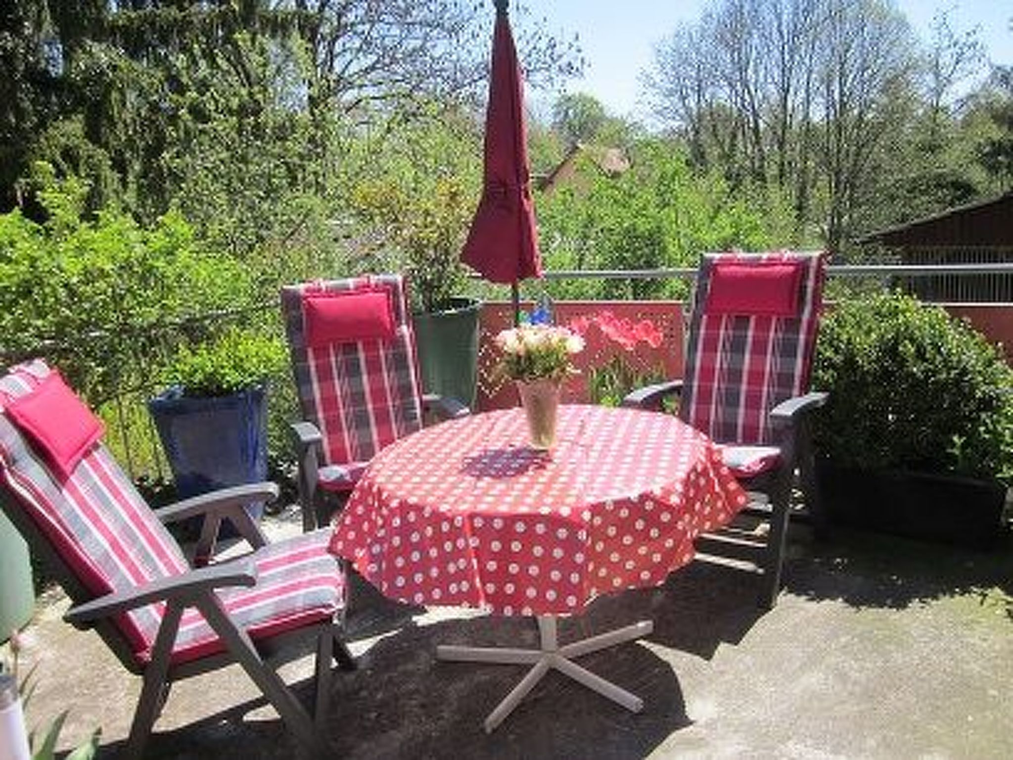 Dachgeschosswohnung mit Gartennutzung-Binnen