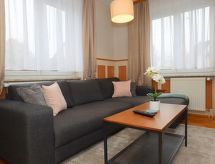 Ruim 6-persoons vakantiehuis in Rietheim met tuin en open haard - thumbnail 4