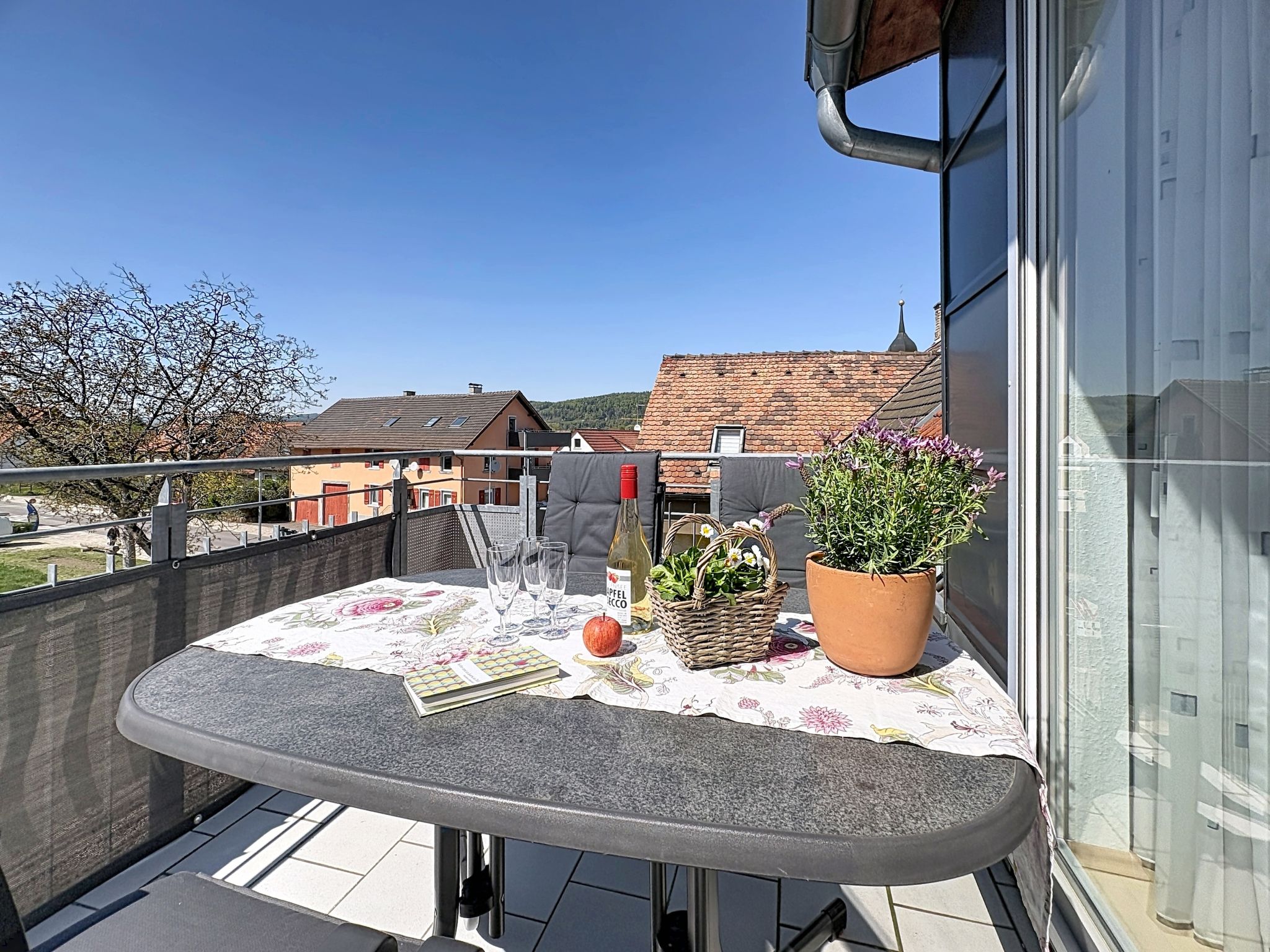 Sonnige Aussichten - Obstbau Koch - Buiten