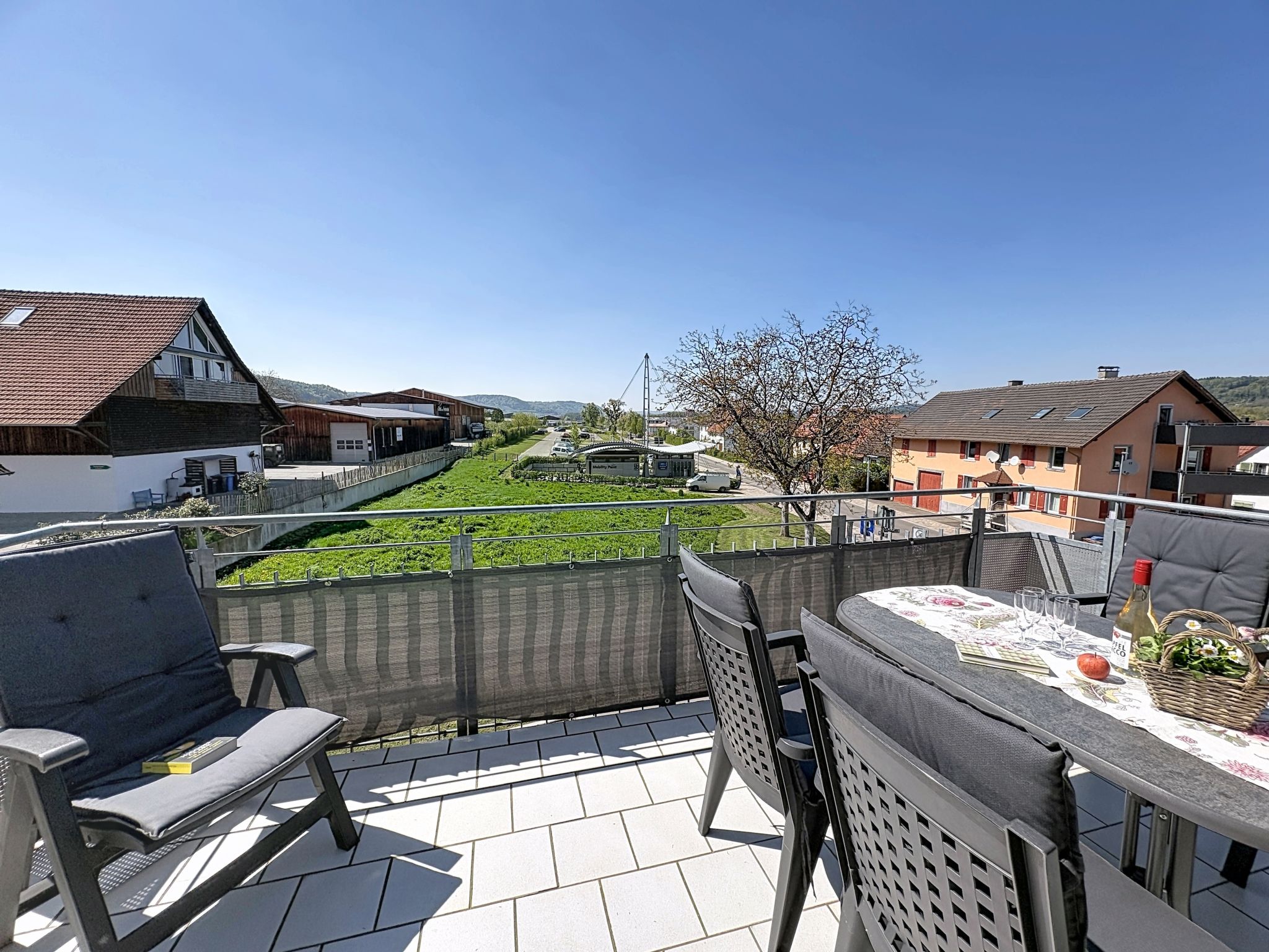 Sonnige Aussichten - Obstbau Koch - Buiten