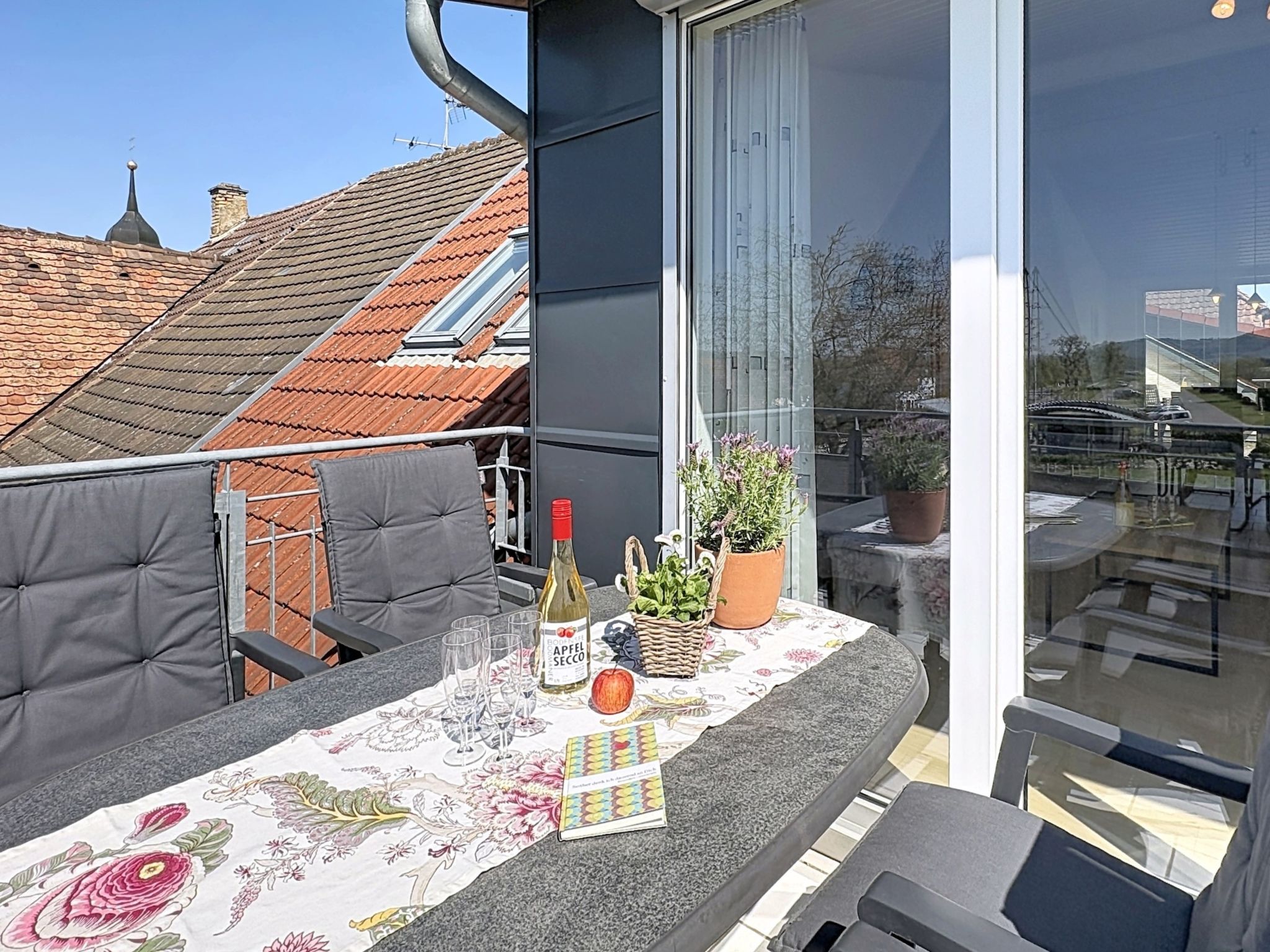 Sonnige Aussichten - Obstbau Koch - Buiten
