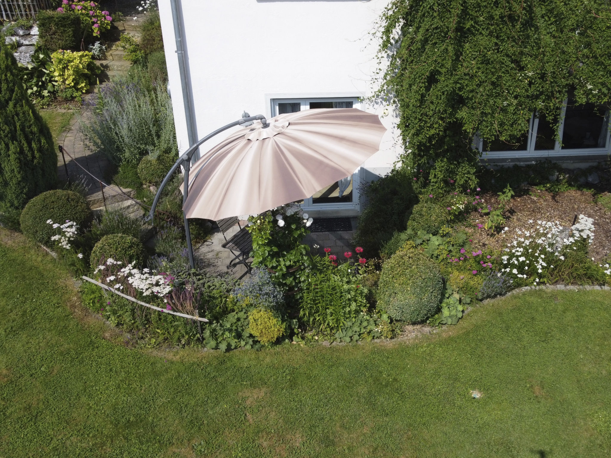 Appartement in Beuren mit Terrasse und Grill