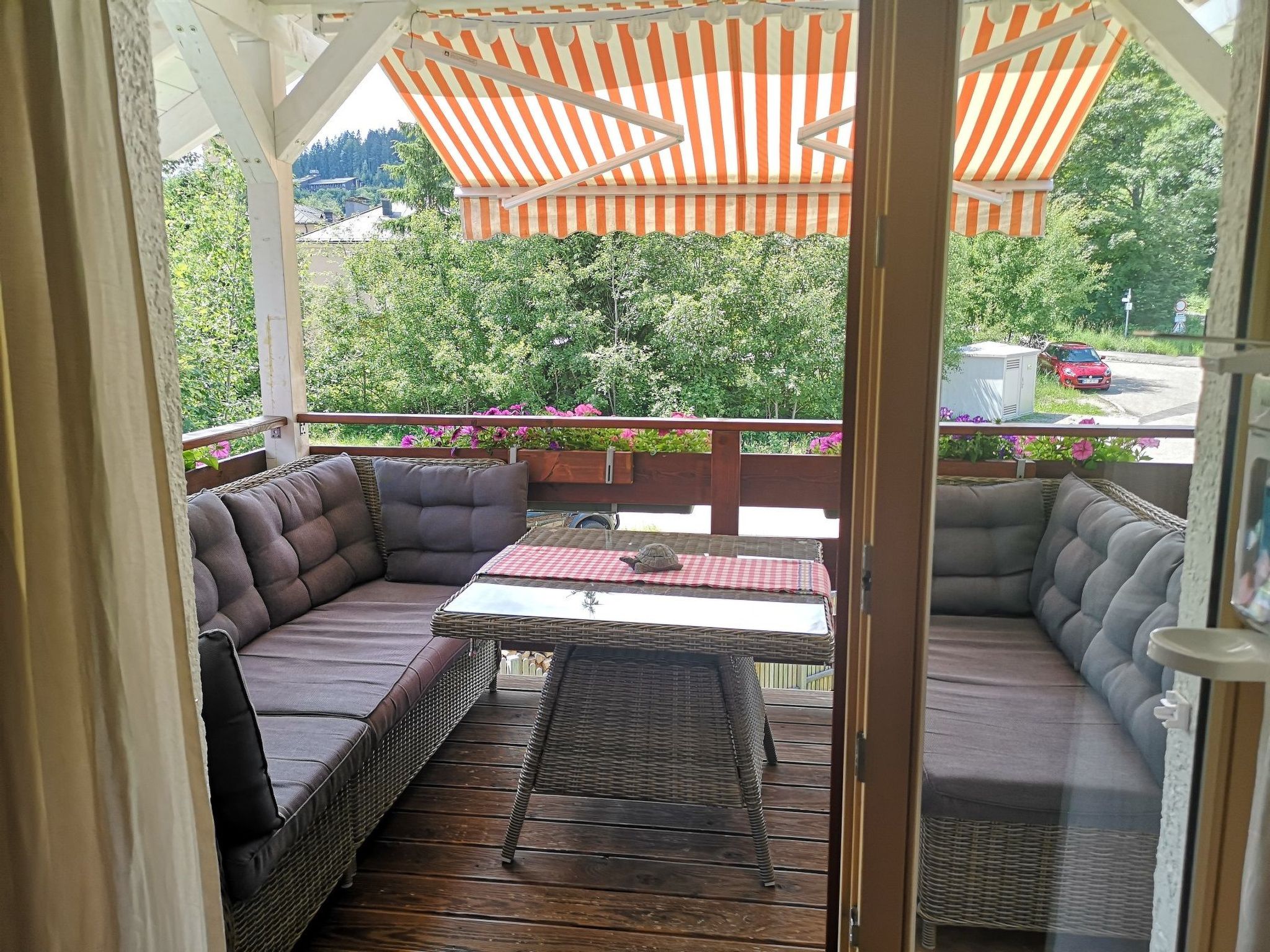 Haus Maria Hochschwarzwald, Garten umzäunt, Waldrand, Hunde willkommen-Binnen