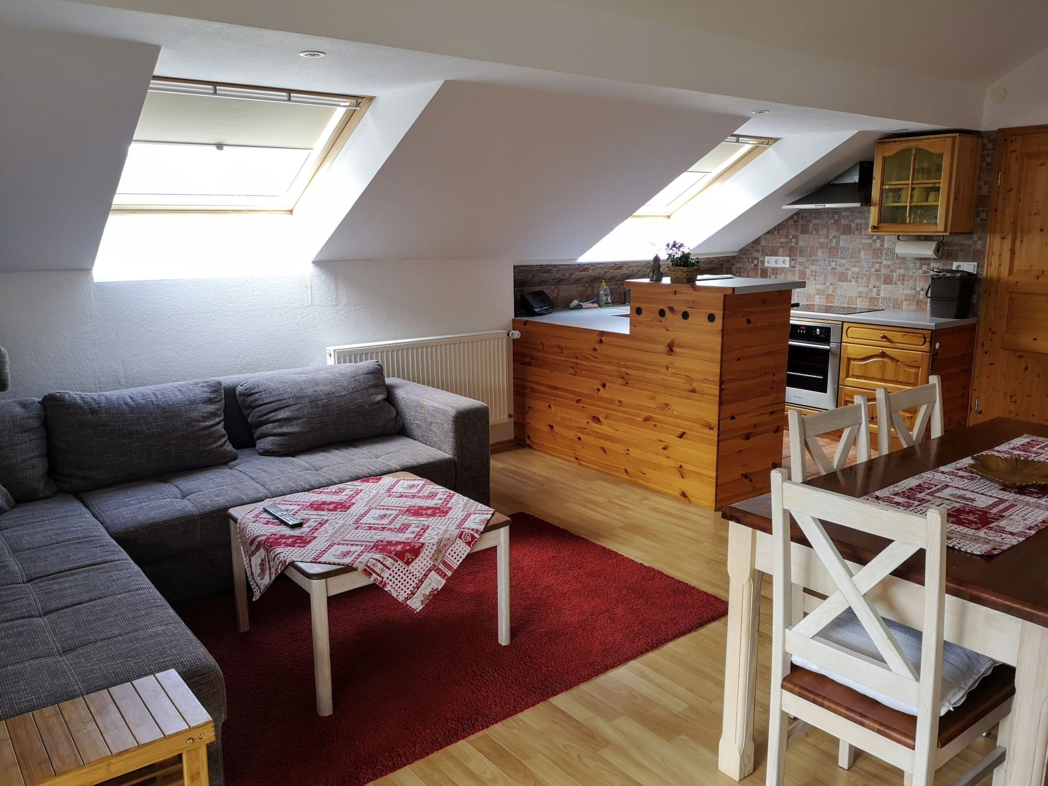 Haus Maria Hochschwarzwald, Garten umzäunt, Waldrand, Hunde willkommen-Binnen