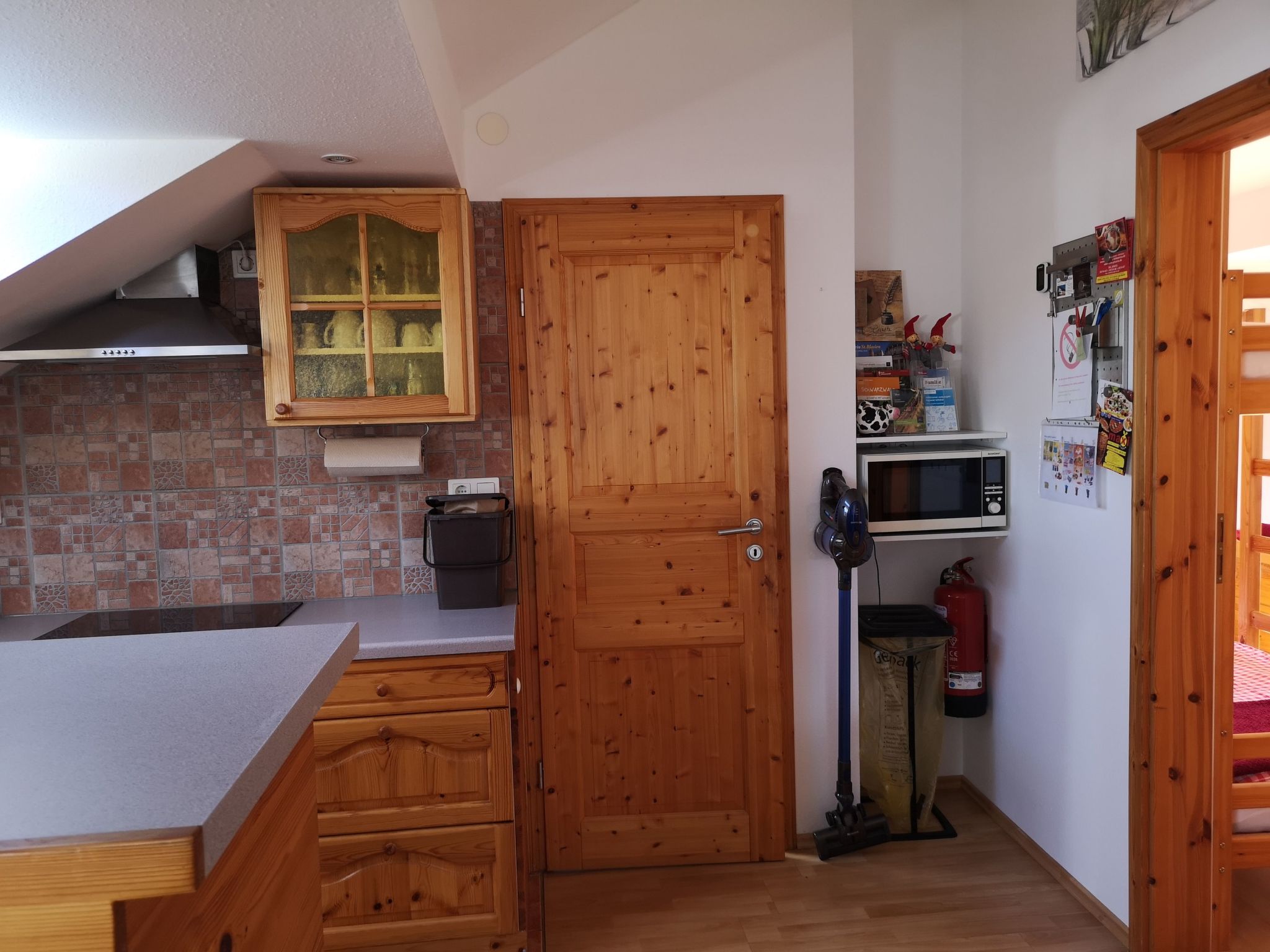 Haus Maria Hochschwarzwald, Garten umzäunt, Waldrand, Hunde willkommen-Binnen